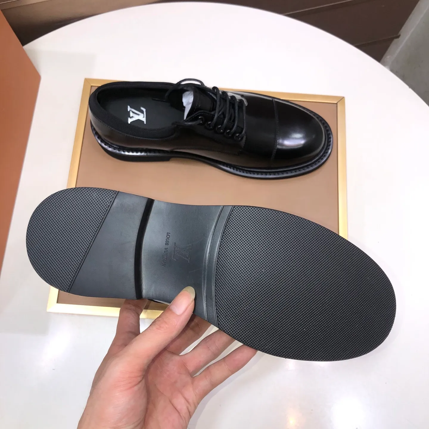 Men's men's shoes 💰660💰[LOUIS VUITTON] (original order) new style 🍀LV Louis Vuitton * - top version of LV classic leather shoes! Made of imported original single cowhide, original leather side strips and wear-resistant rubber outsole! High quality products! Code number 39-44 (38.45 customized)